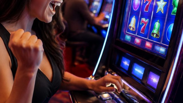 Unveiling the Latest Trends in Online Gaming and Slot Machine Wins | slot235, qq4889, jersey spanyol