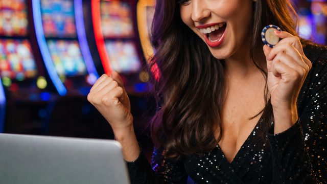 Exciting Trends in Online Casinos: From Free Spins to New Slot Games | peraktoto slot, bahasa yunani